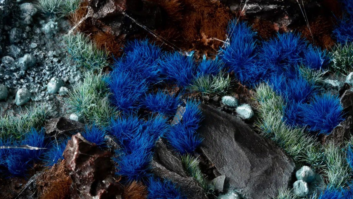 Grass Tufts - Alien Blue 4mm - Gamers Grass - 70x Self Adhesives - Gootzy Gaming