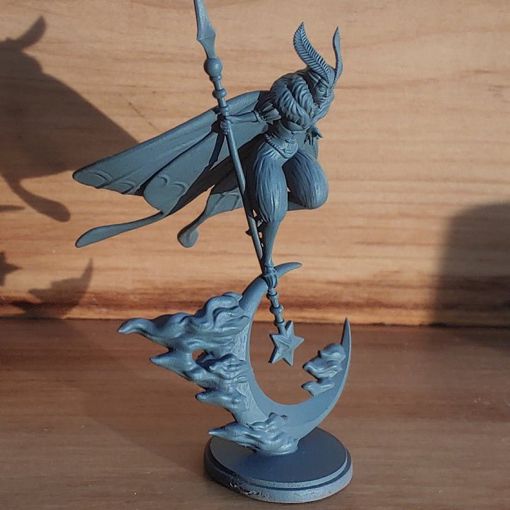 Psychidae, Noctuoidia Moth Celestial Mage - Single Roleplaying Miniature for D&D or Pathfinder - 32mm Scale Resin 3D Print - Cobramode - Gootzy Gaming